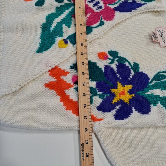 Vintage Jaclyn Smith Sweater - Picture 8 of 9